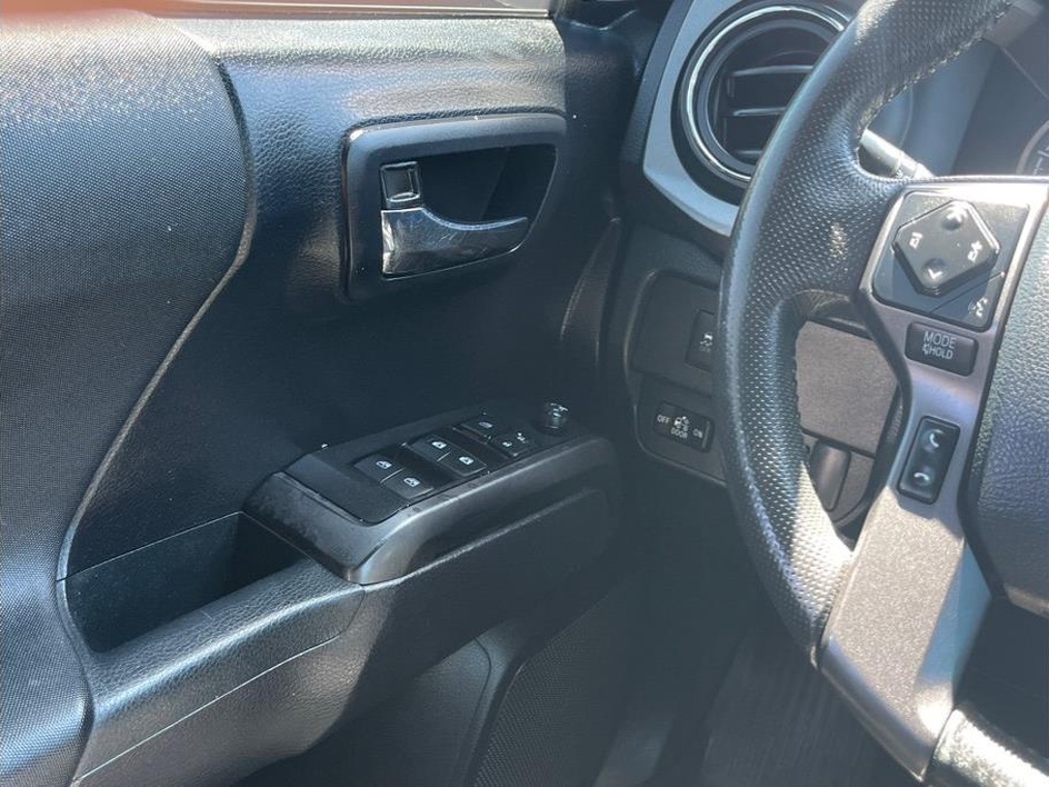 2020 Toyota Tacoma TRD Sport - Photo 11