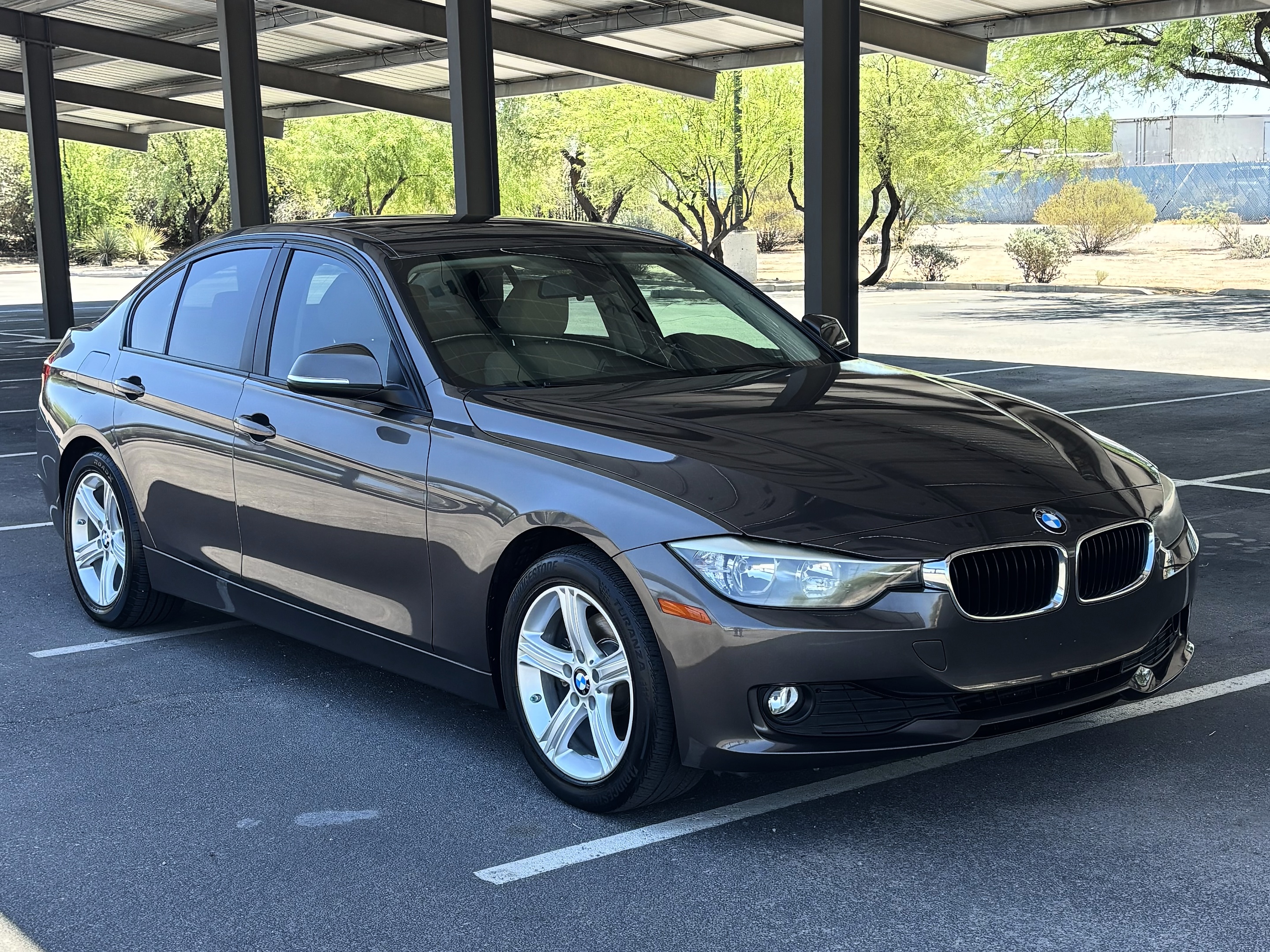 2014 BMW 3 Series 320i Sedan's photo