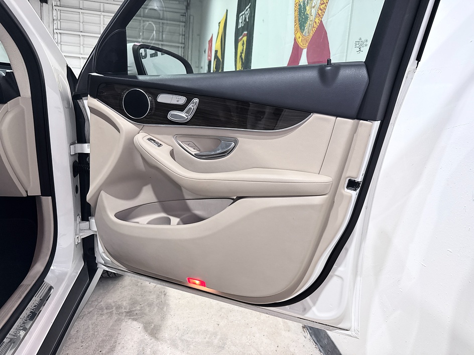 2019 Mercedes-Benz GLC GLC300 - Photo 35