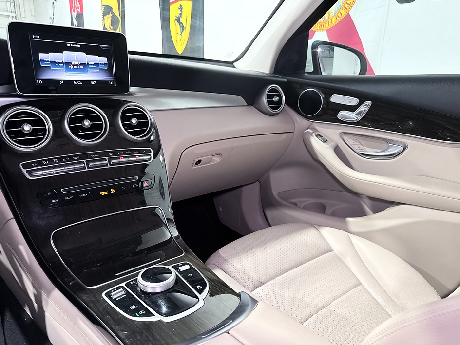 2019 Mercedes-Benz GLC GLC300 - Photo 31