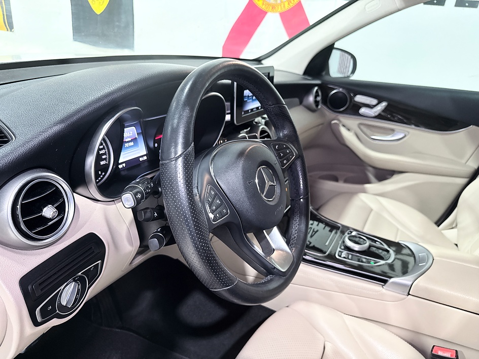 2019 Mercedes-Benz GLC GLC300 - Photo 22