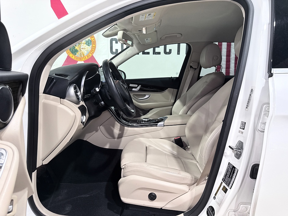 2019 Mercedes-Benz GLC GLC300 - Photo 8