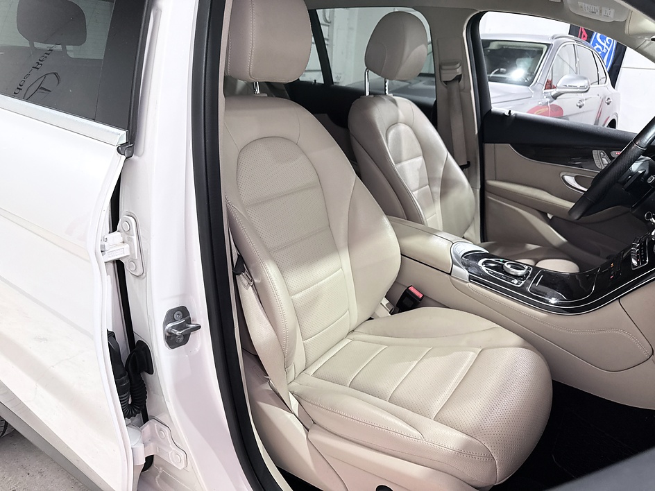 2019 Mercedes-Benz GLC GLC300 - Photo 7