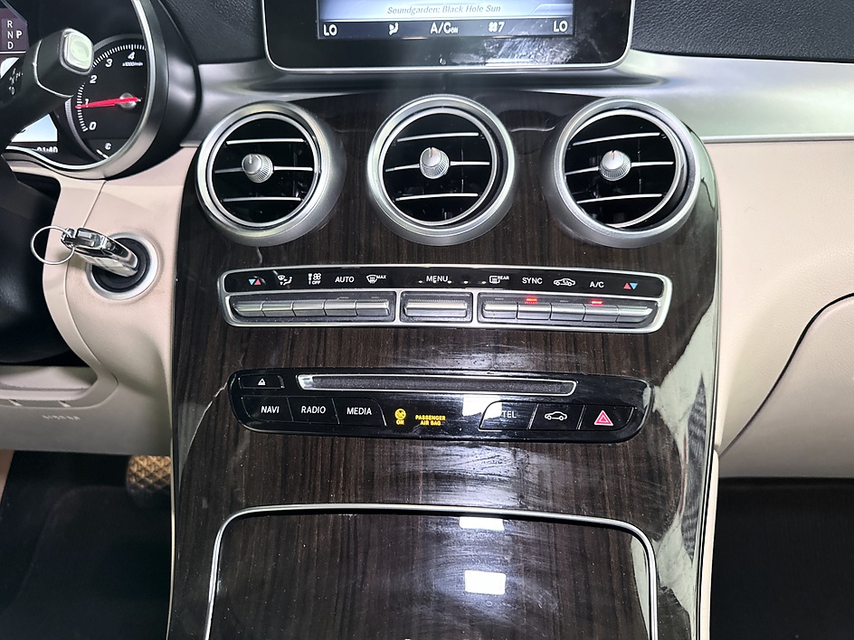 2019 Mercedes-Benz GLC GLC300 - Photo 29