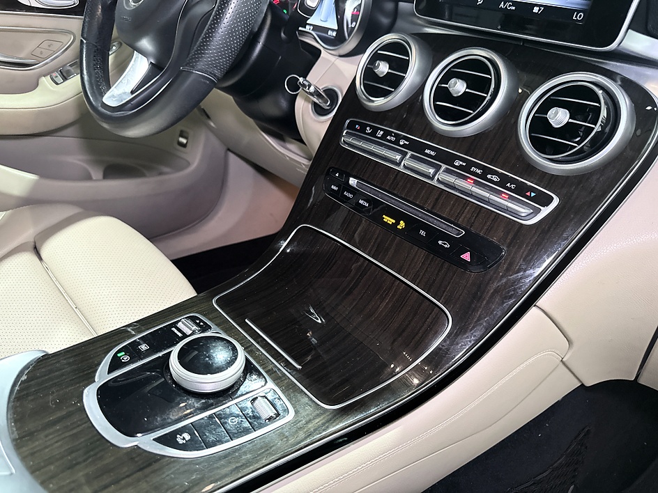 2019 Mercedes-Benz GLC GLC300 - Photo 27