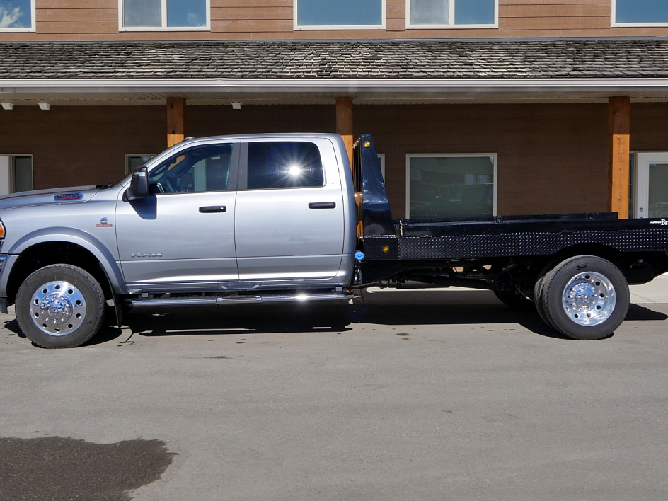 2024 RAM 5500 CHASSIS CAB SLT Diamond West Sales is Alberta and