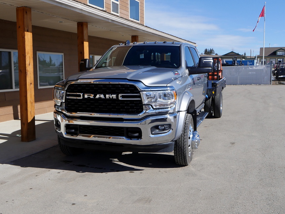2024 RAM 5500 CHASSIS CAB SLT Diamond West Sales is Alberta and