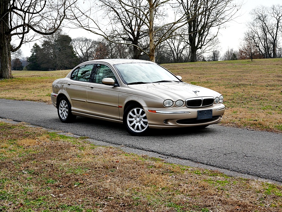 2003 Jaguar X-Type Base's photo