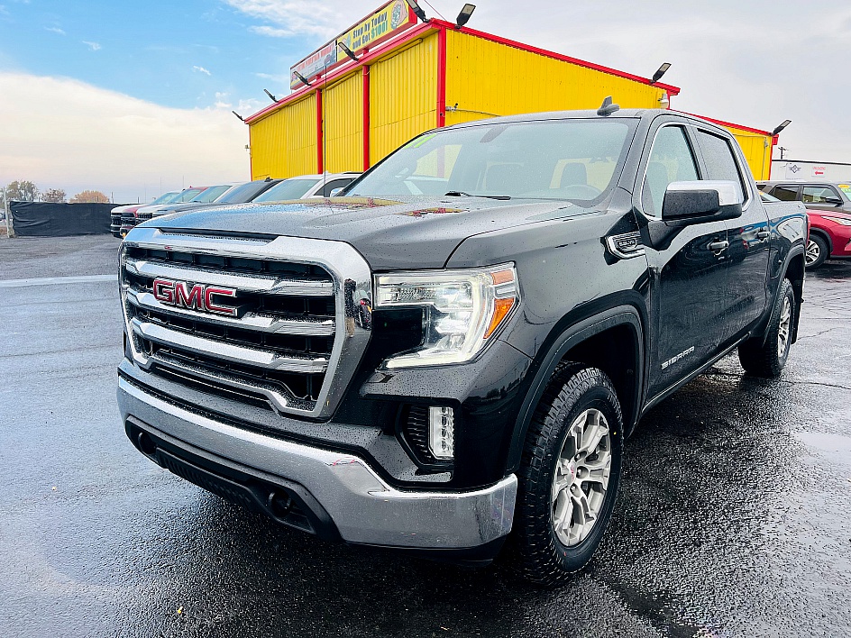 2021 GMC Sierra 1500 SLE's photo