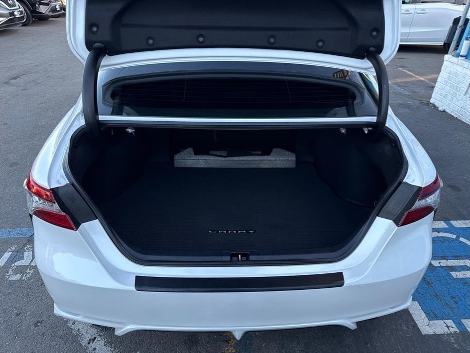 2021 Toyota Camry XSE - Photo 7