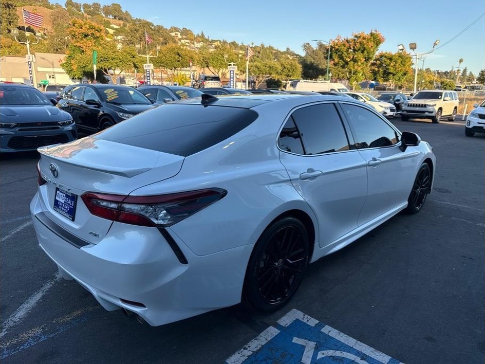 2021 Toyota Camry XSE - Photo 8