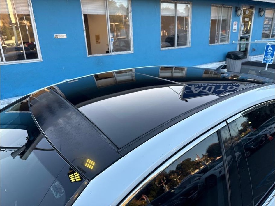 2021 Toyota Camry XSE - Photo 12