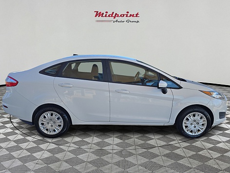 2019 Ford Fiesta S's photo