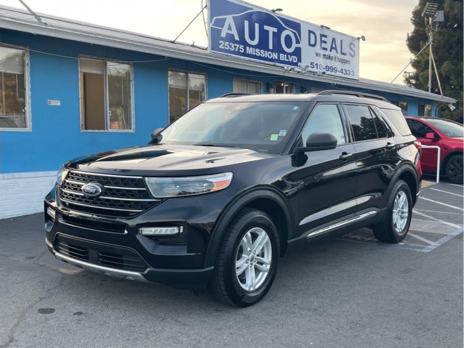 2022 Ford Explorer XLT 4WD's photo