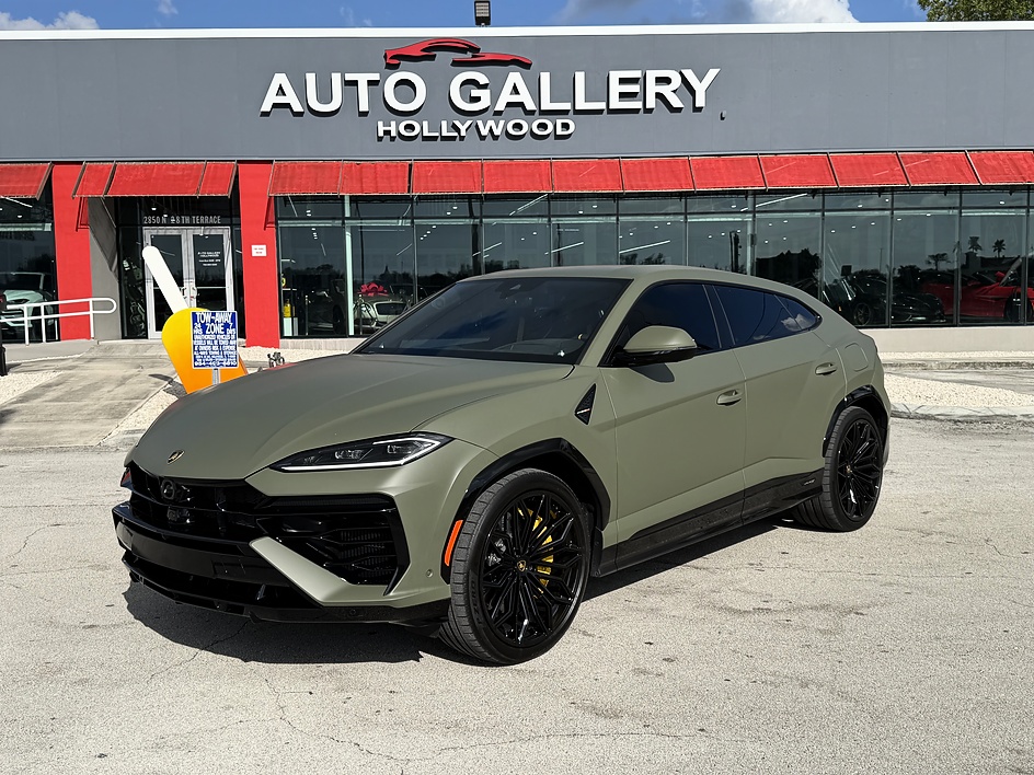 2025 Lamborghini Urus 4.0 V8 PHEV SE's photo
