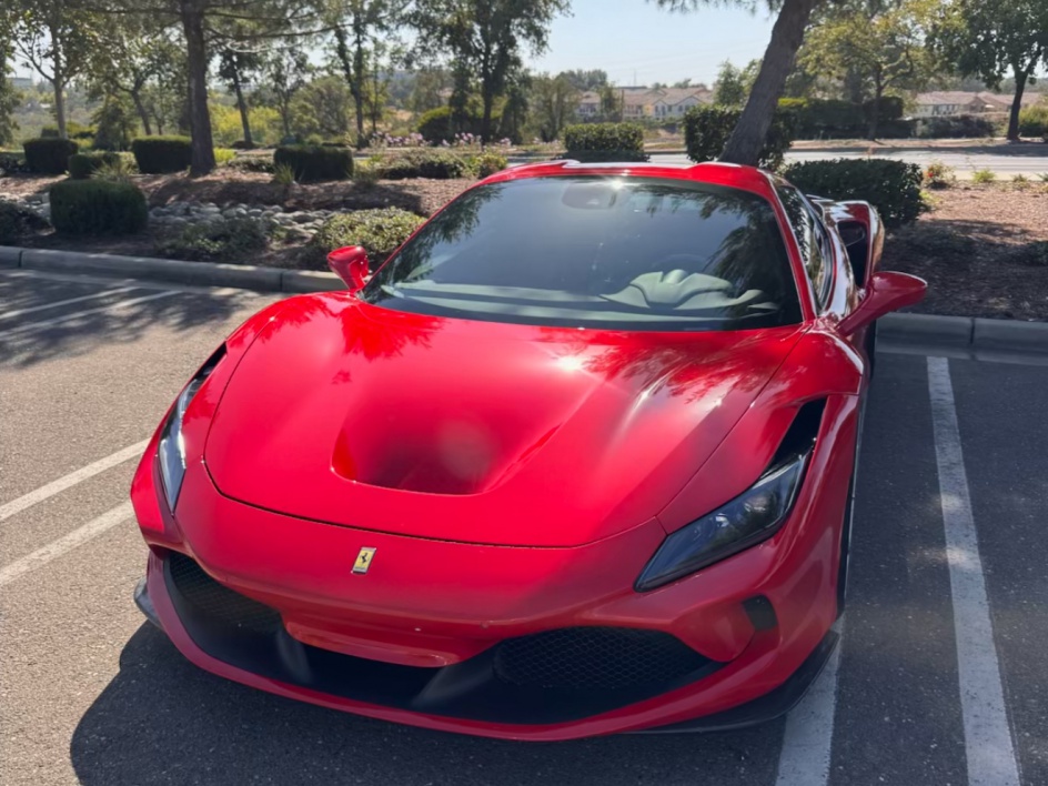 2022 Ferrari F8 Base