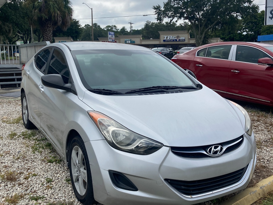 2012 Hyundai Elantra GLS's photo