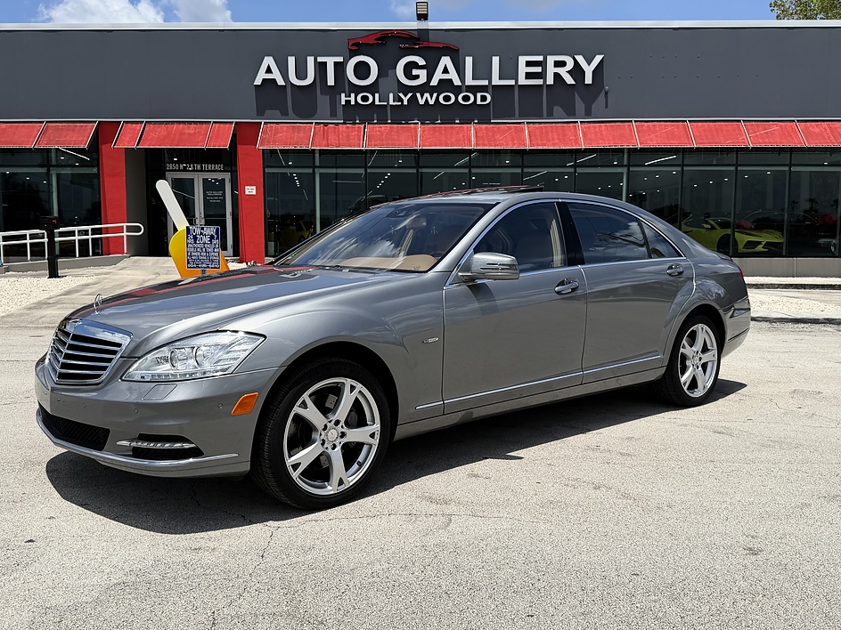 2012 Mercedes-Benz S-Class S550 4MATIC's photo