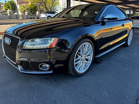 2010 Audi S5 Premium Plus's photo