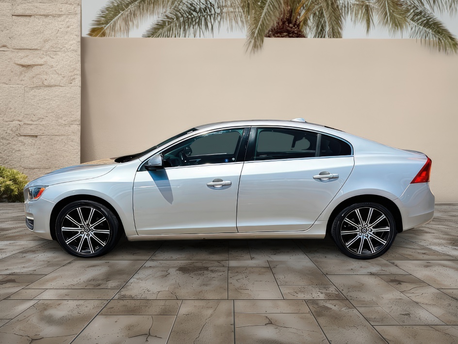 2018 Volvo S60 Inscription Platinum photo 4