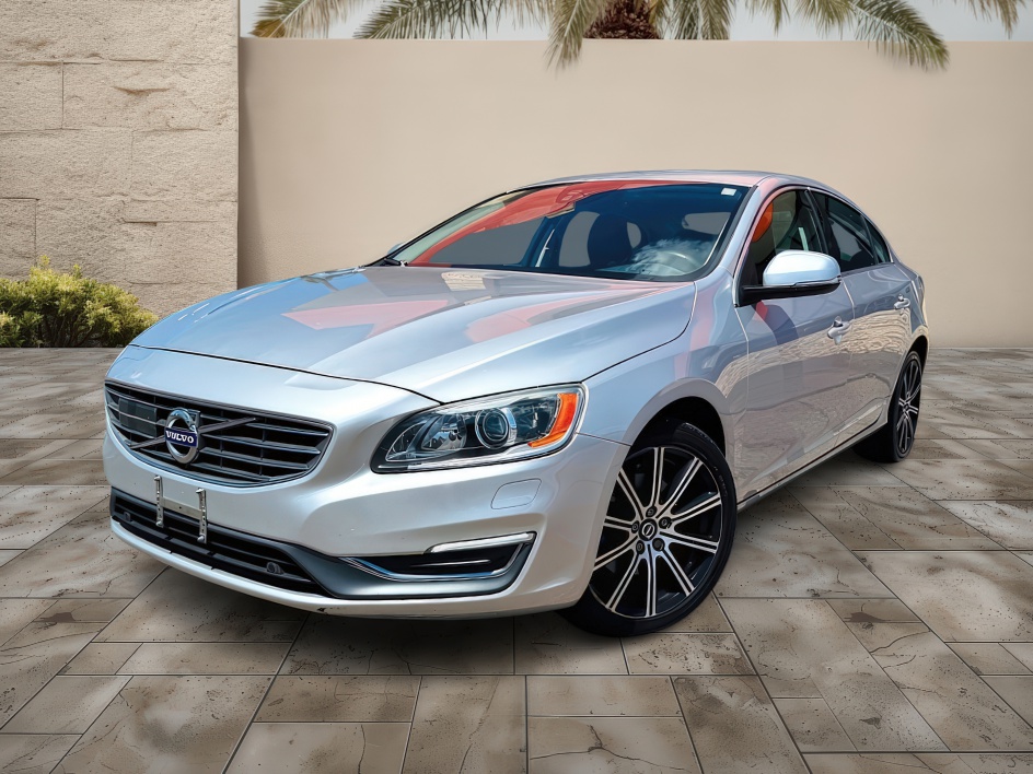 2018 Volvo S60 Inscription Platinum photo 2