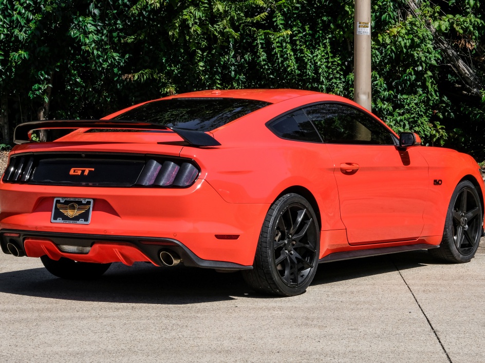 2015 Ford Mustang GT photo 9