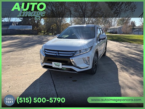 2018 Mitsubishi Eclipse Cross SE's photo