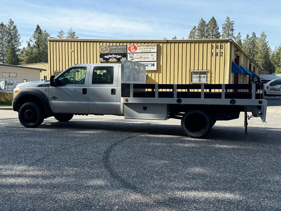 2013 Ford F-550 - Photo 9