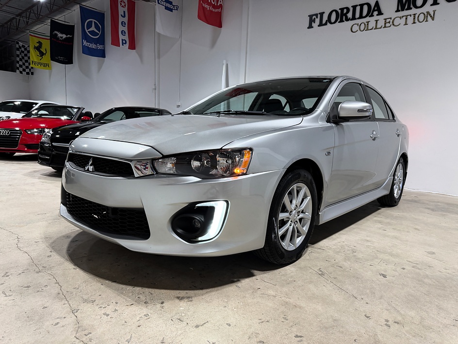 2016 Mitsubishi Lancer ES CVT's photo