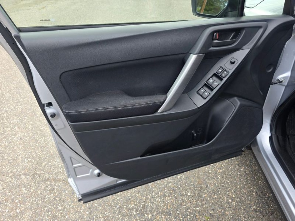 2015 Subaru Forester i Premium - Photo 9