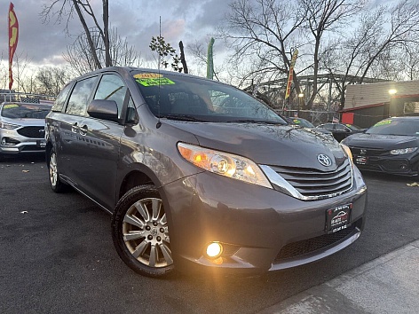 2012 Toyota Sienna XLE