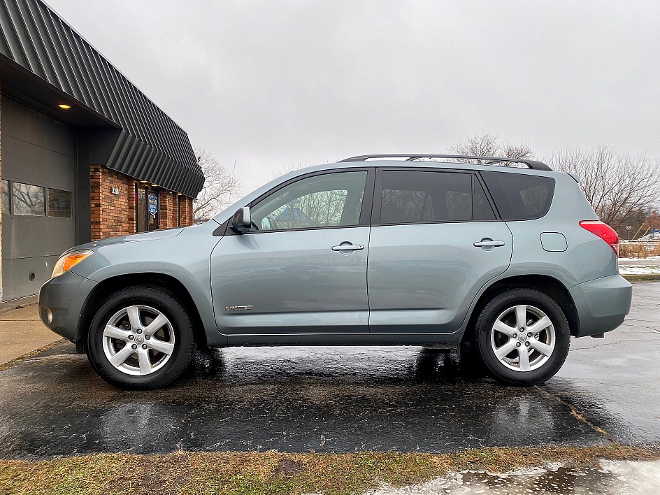 2008 Toyota RAV4 Limited's photo