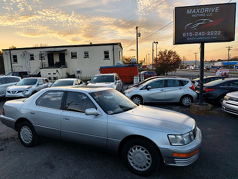 1991 Lexus LS's photo