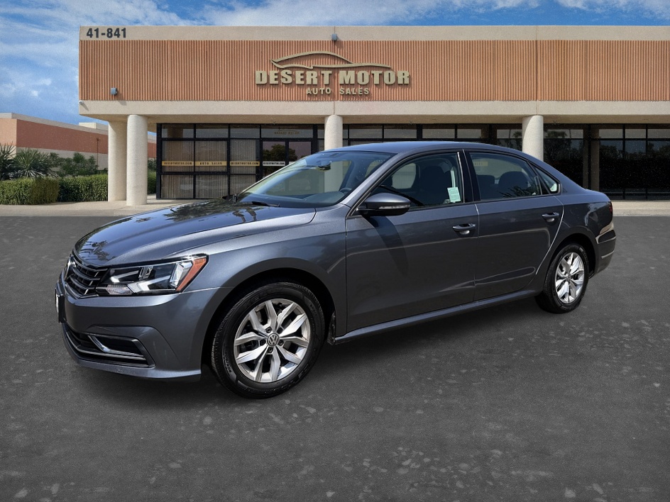 2018 Volkswagen Passat 2.0T R-Line Auto's photo