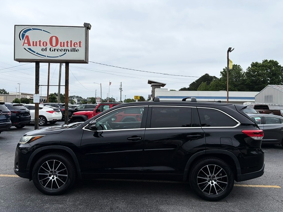 2017 Toyota Highlander SE V6's photo