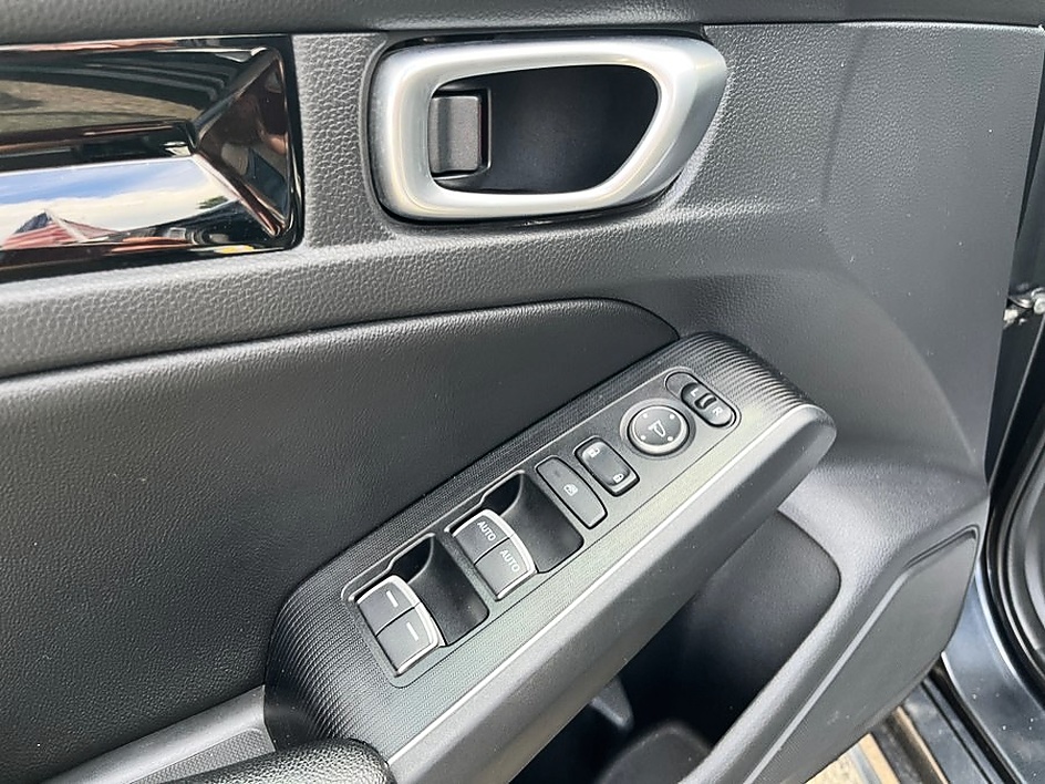 2023 Honda Civic Hatchback Sport Touring - Photo 12