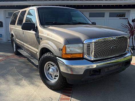 2000 Ford Excursion XLT's photo