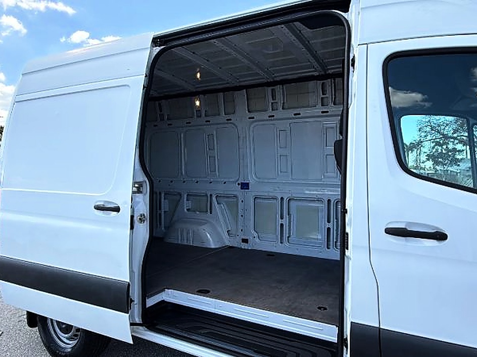 2021 Mercedes-Benz Sprinter Cargo Van Base - Photo 7