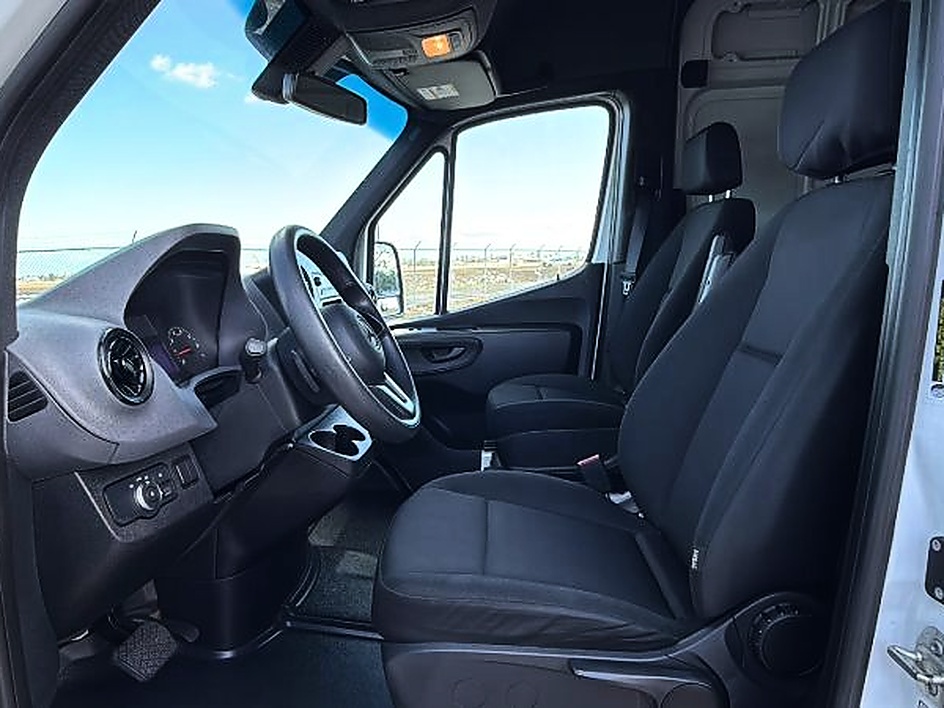 2021 Mercedes-Benz Sprinter Cargo Van Base - Photo 14