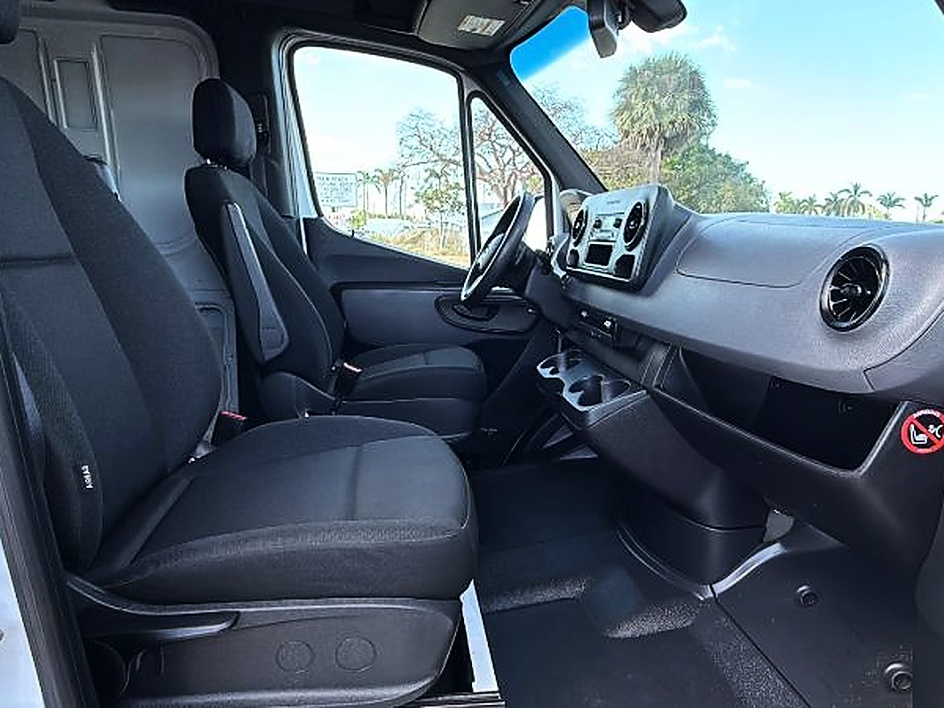 2021 Mercedes-Benz Sprinter Cargo Van Base - Photo 11