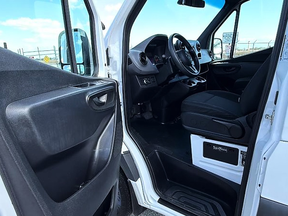2021 Mercedes-Benz Sprinter Cargo Van Base - Photo 13