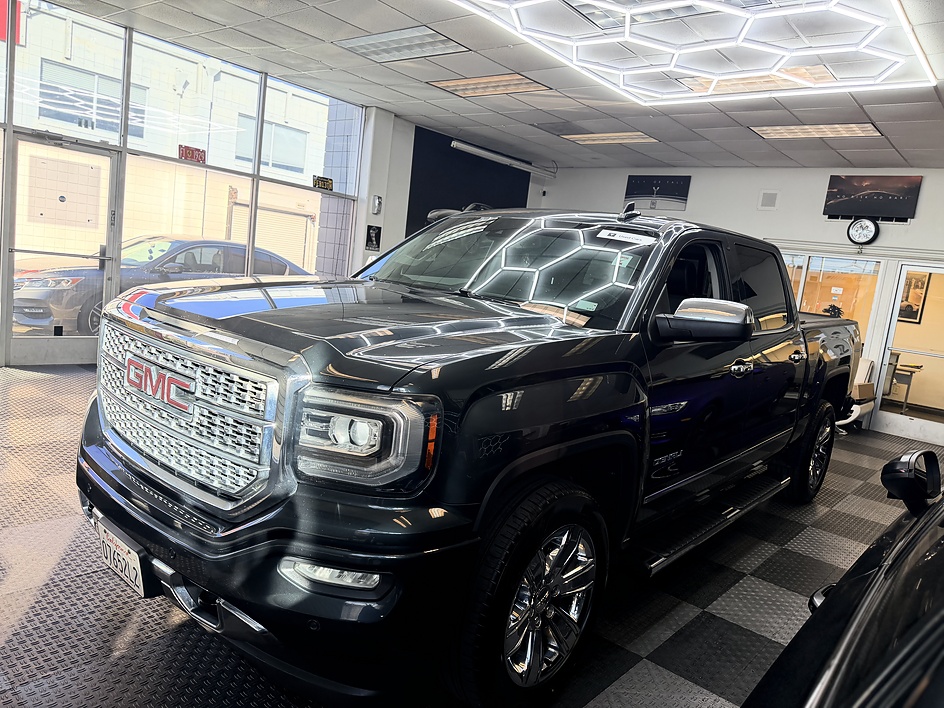2018 GMC Sierra 4WD Crew Cab Short Box's photo