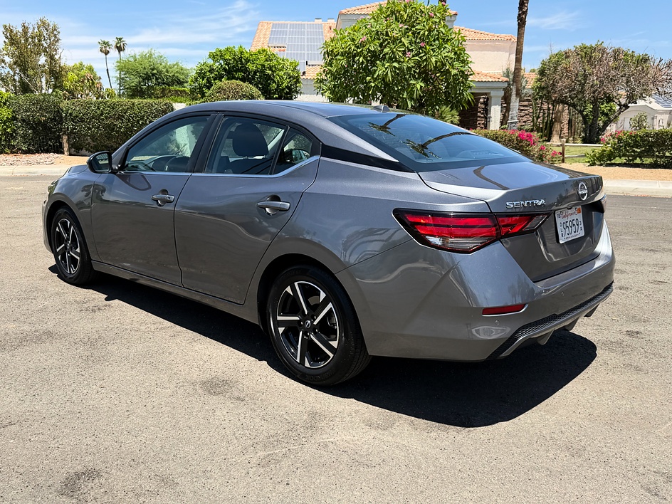 2025 Nissan Sentra SV - Photo 8