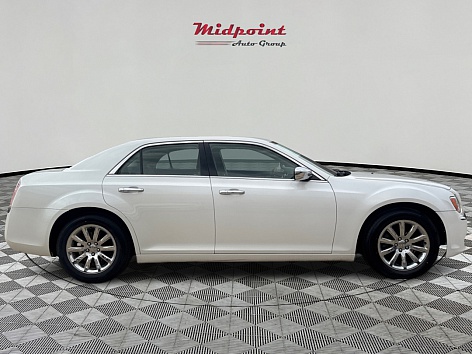 2013 Chrysler 300 C's photo