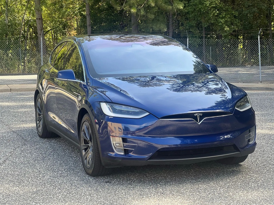2019 Tesla Model X's photo