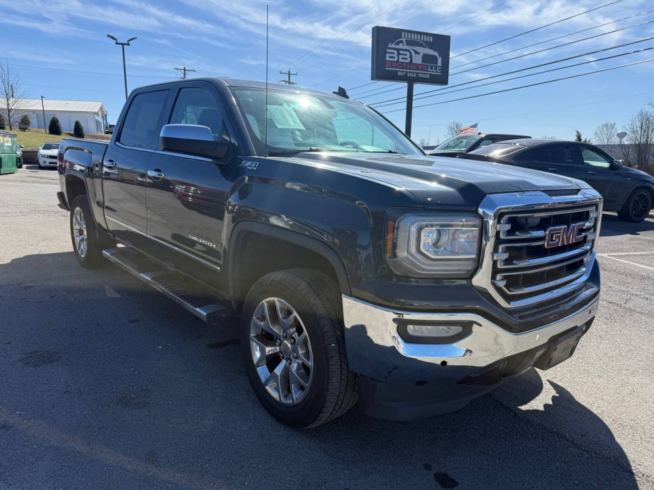 2017 GMC Sierra 4WD Crew Cab Short Box SLT's photo