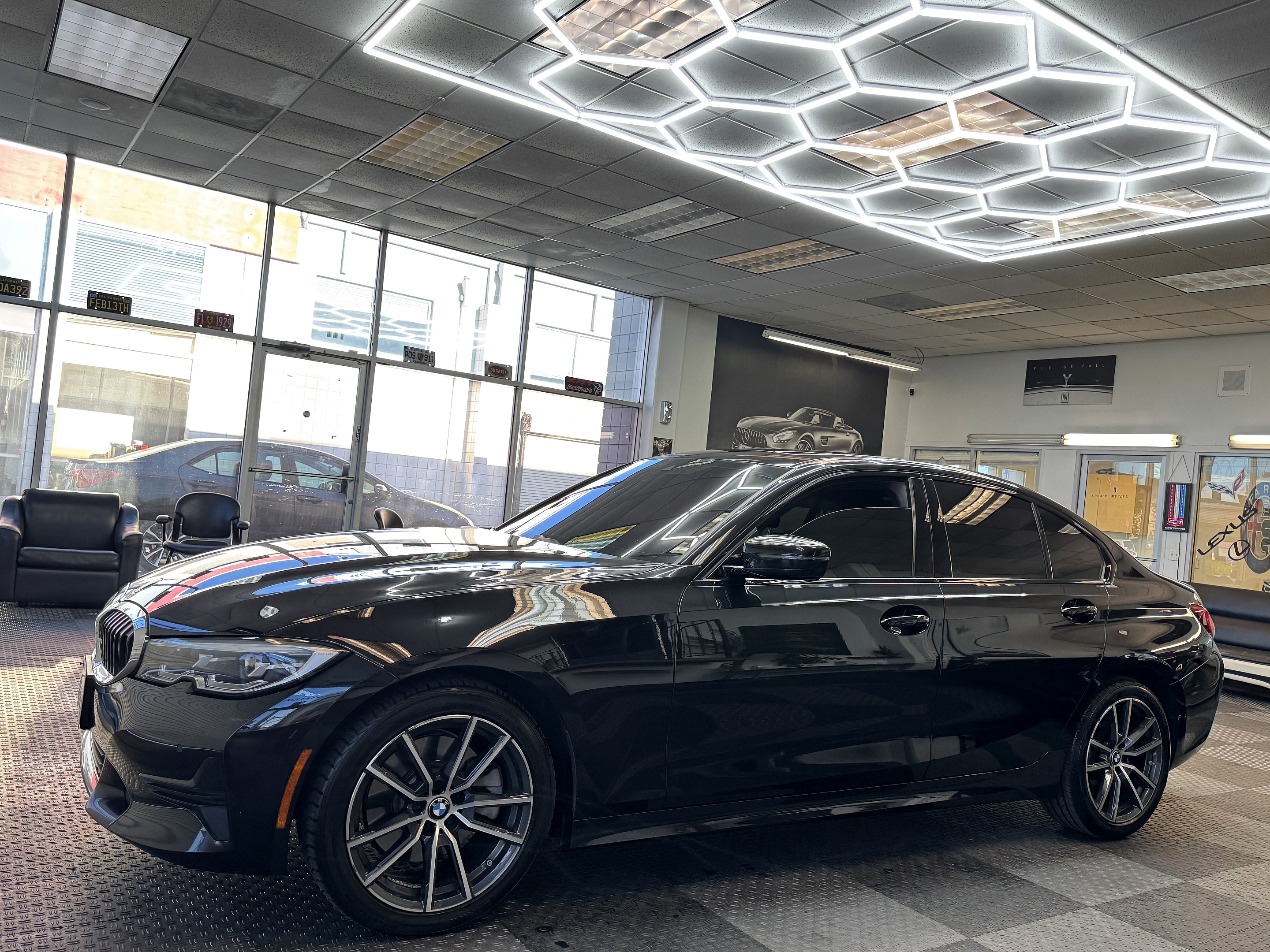 2019 BMW 3 Series 330i's photo