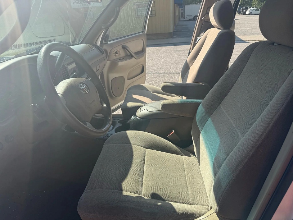 2003 Toyota Sequoia SR5 - Photo 11