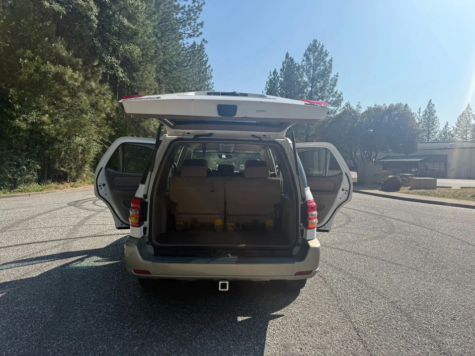 2003 Toyota Sequoia SR5 - Photo 17