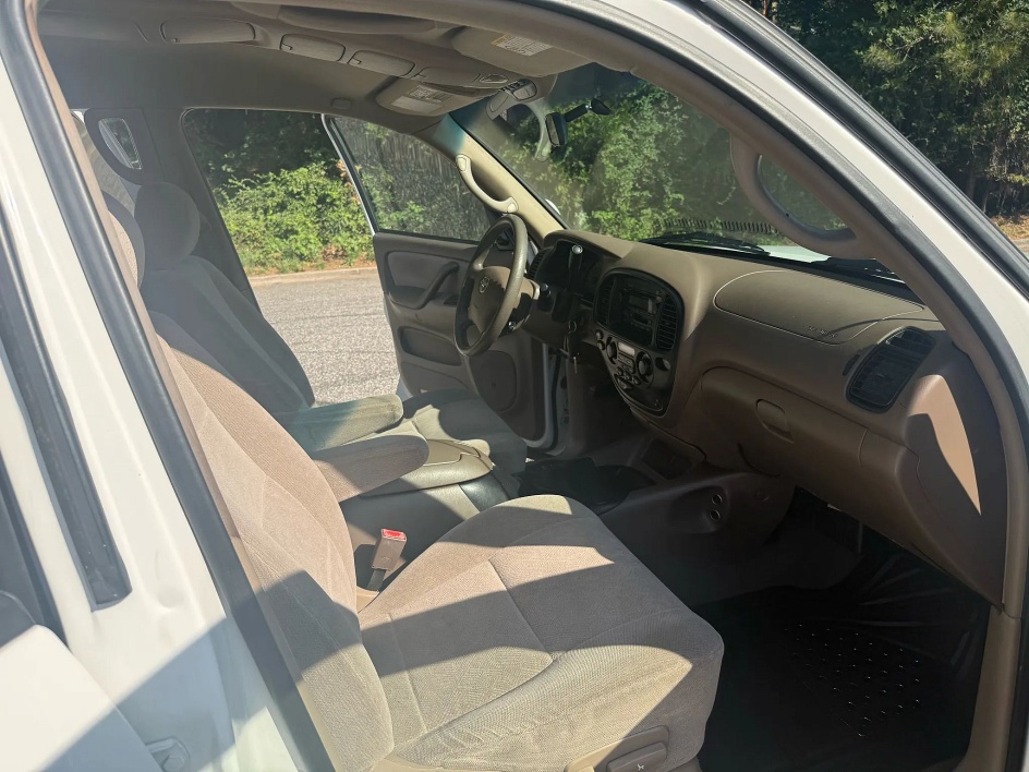 2003 Toyota Sequoia SR5 - Photo 14